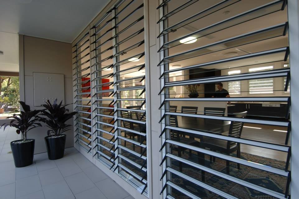 Improving Airflow and Security with Modern Louver Window Designs