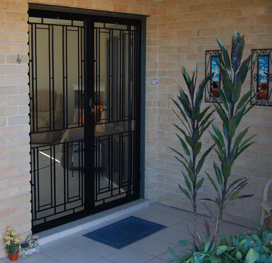 Choosing the Right Aluminium Security Screen for Your Entryway
